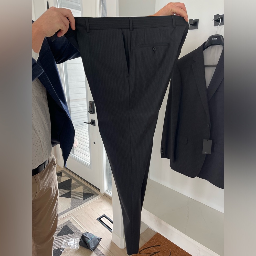 NWT Hugo Boss 44T suit